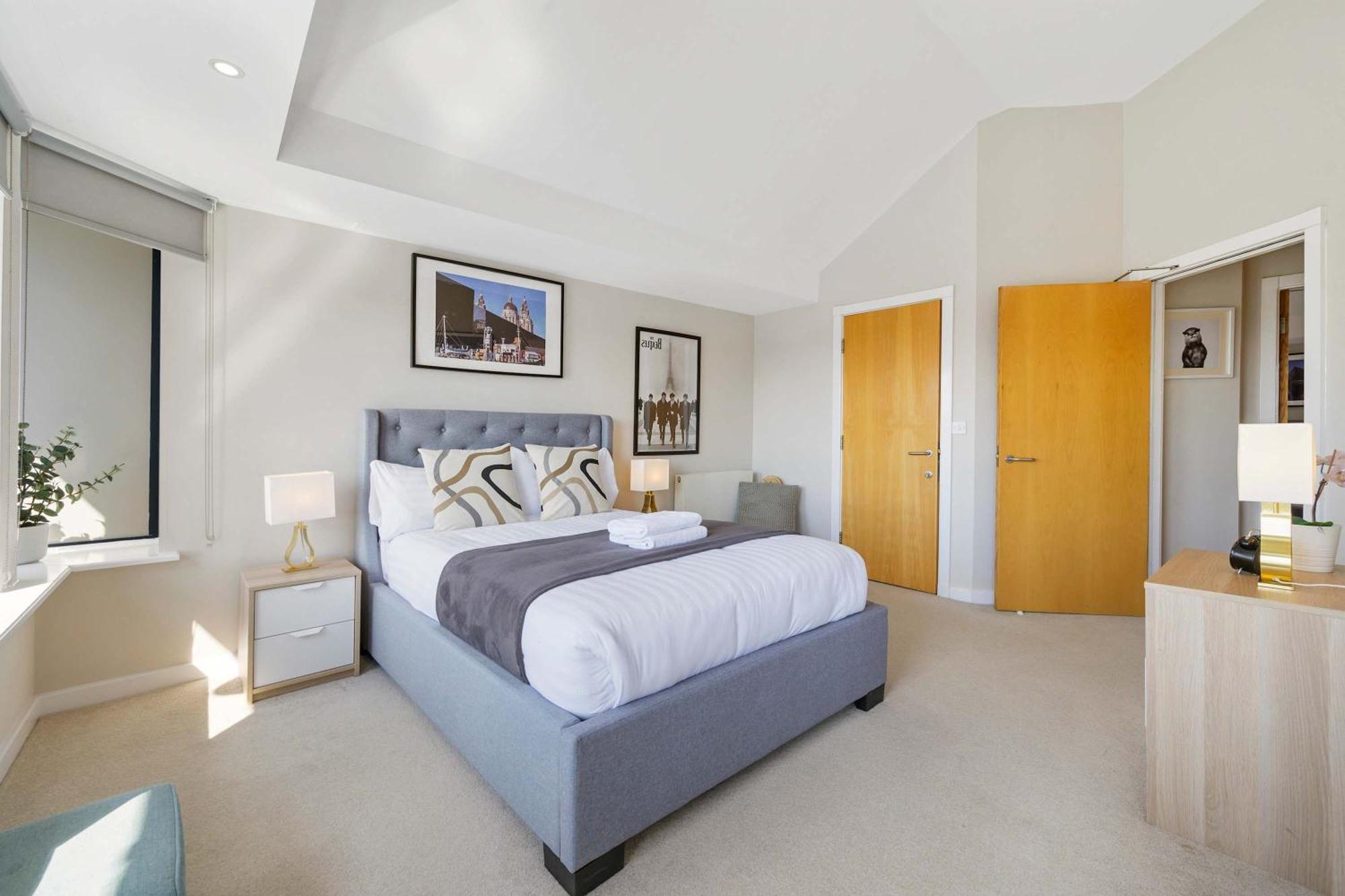 The Waterfront Penthouse I With Parking * Liverpool