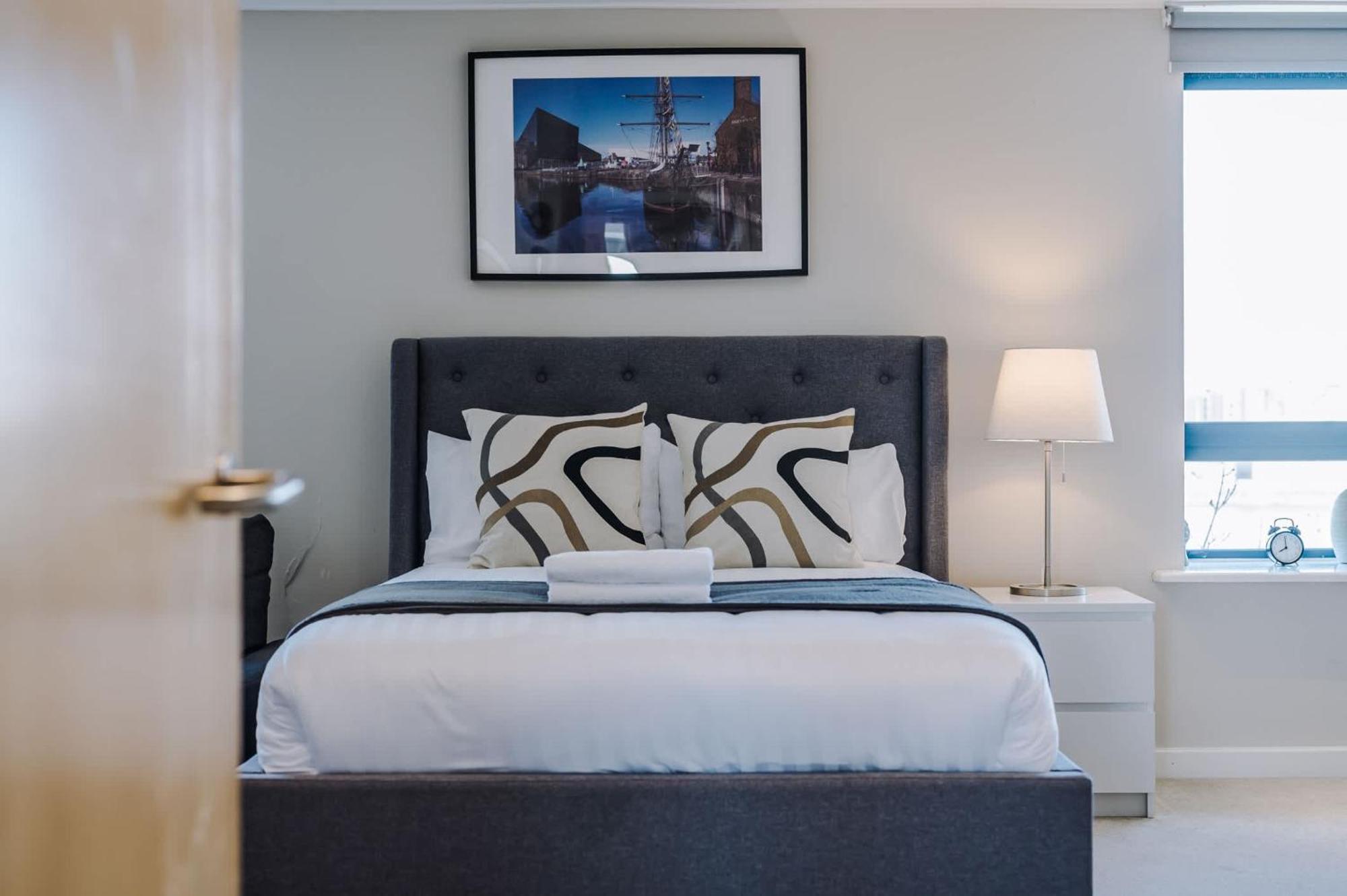 The Waterfront Penthouse I With Parking *