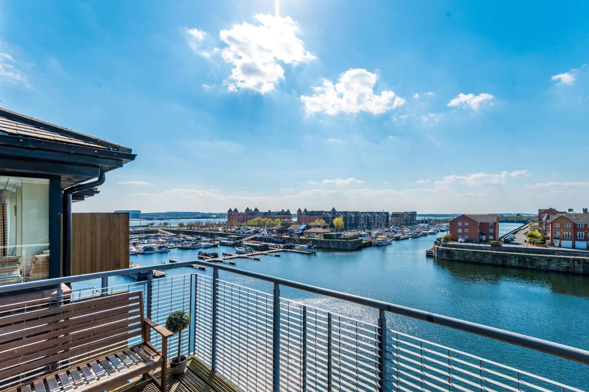 Apartment The Waterfront Penthouse I With Parking
