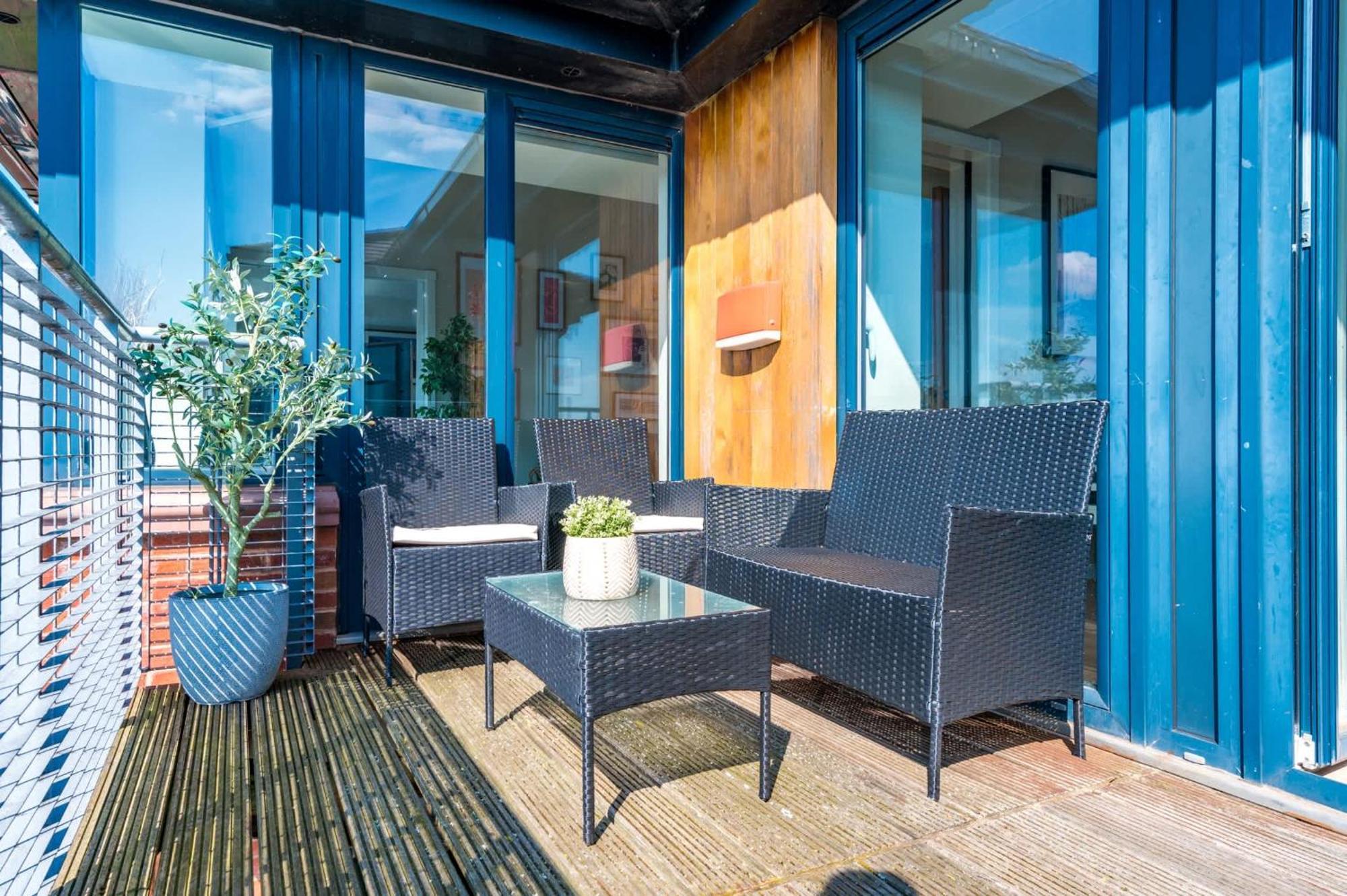 The Waterfront Penthouse I With Parking *