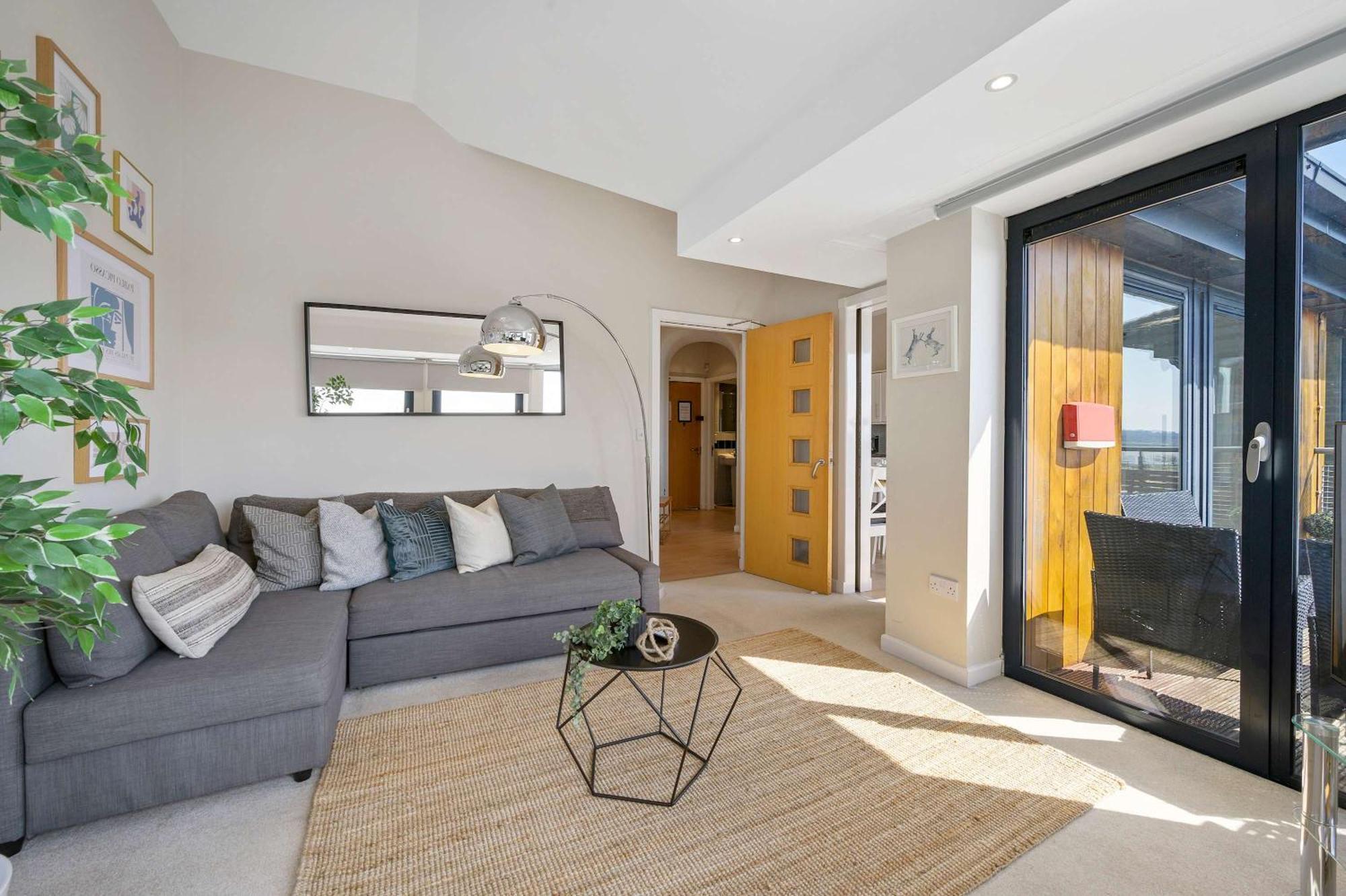 The Waterfront Penthouse I With Parking
